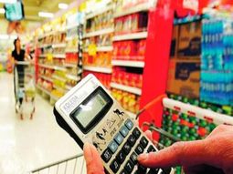 La brecha de precios entre Uruguay y Argentina podría incrementarse en mayo por el aumento del dólar blue en el país vecino. La brecha de precios entre Uruguay y Argentina podría incrementarse en mayo por el aumento del dólar blue en el país vecino.