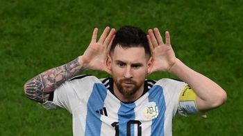 Tremendo: pagaron 11 millones de pesos por una camiseta firmada por Lionel Messi