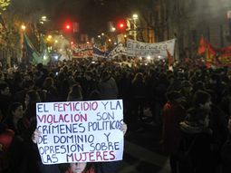 #niunamenos: una multitud se volco a las calles para marchar en contra la violencia de genero #niunamenos: una multitud se volco a las calles para marchar en contra la violencia de genero