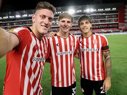 con un triplete de gaich, estudiantes aplasto 5-0 a central cordoba y quedo a tiro de velez con un triplete de gaich, estudiantes aplasto 5-0 a central cordoba y quedo a tiro de velez