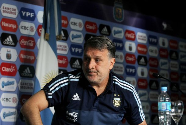 Martino no se achica pese a las ausencias: Brasil no es favorito