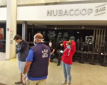 En la Terminal de &Oacute;mnibus de Rosario se llevan a cabo f&eacute;rreos controles para prevenir el avance del coronavirus