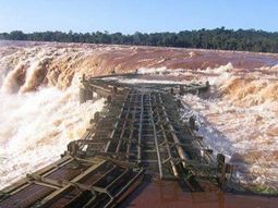 alerta hidrologico en corrientes por la crecida del rio parana