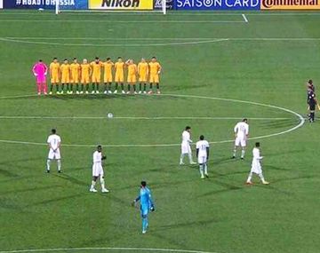 Los jugadores de Arabia Saudita no respetaron el minuto de silencio