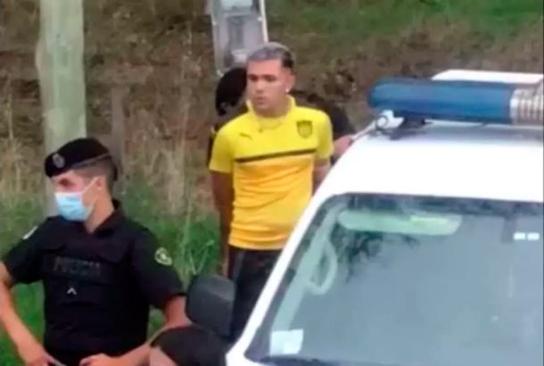 Un jugador de Peñarol fue detenido por llevar una pistola