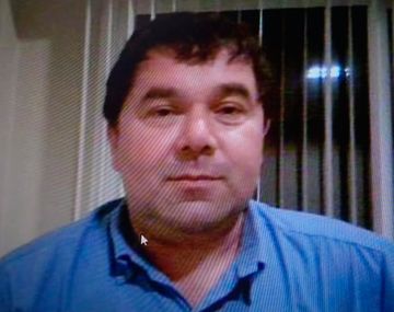 Un chofer de la línea 306 quiso apagar el incendio de su colectivo y murió