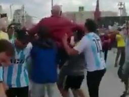 El rebusque de los hinchas argentinos en Rusia: el auténtico pogo