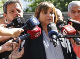 Patricia Bullrich apuntó contra sindicalistas, dirigentes sociales, jueces y políticos por el paro