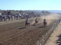 Tragedia en Mendoza: un caballo atropelló y mató a un nene de seis años durante un festival