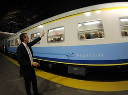 ya funciona el primer tren cero kilometro que une buenos aires y cordoba ya funciona el primer tren cero kilometro que une buenos aires y cordoba