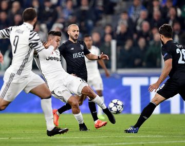 Con un gol de Dybala de penal