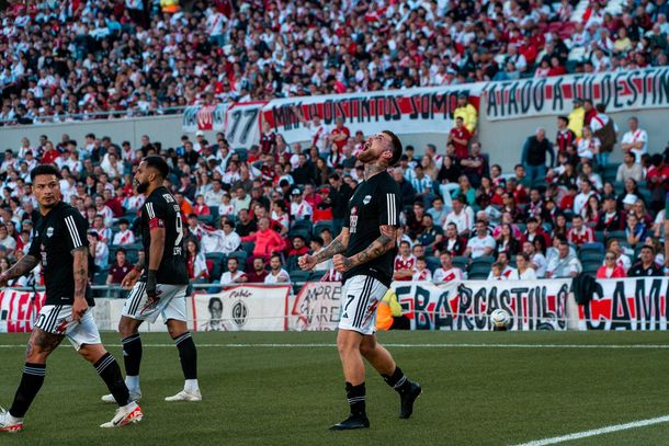 Deportivo Riestra le ganó 2-1 a River y es puntero de la Zona B