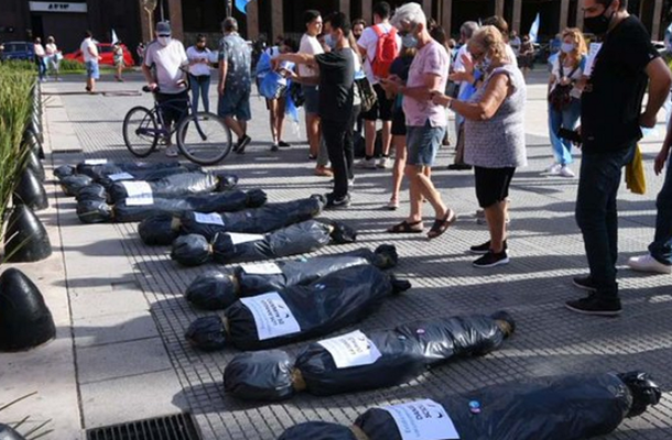 El editorial de Víctor Hugo Morales por las bolsas mortuorias en Plaza de Mayo