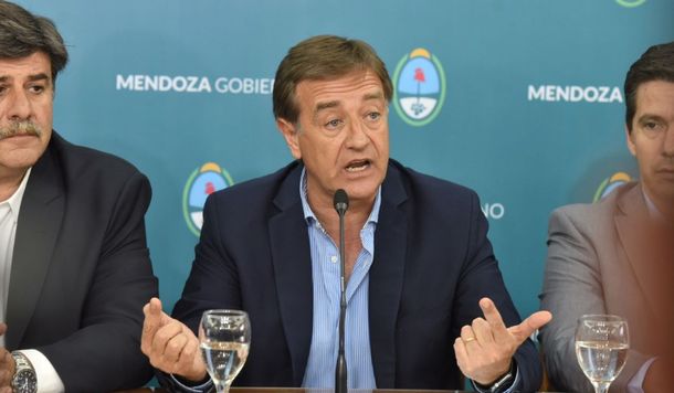 Rodolfo Su&aacute;rez pone a Mendoza en aislamiento
