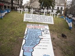 Soldados continentales vuelven a la Plaza de Mayo