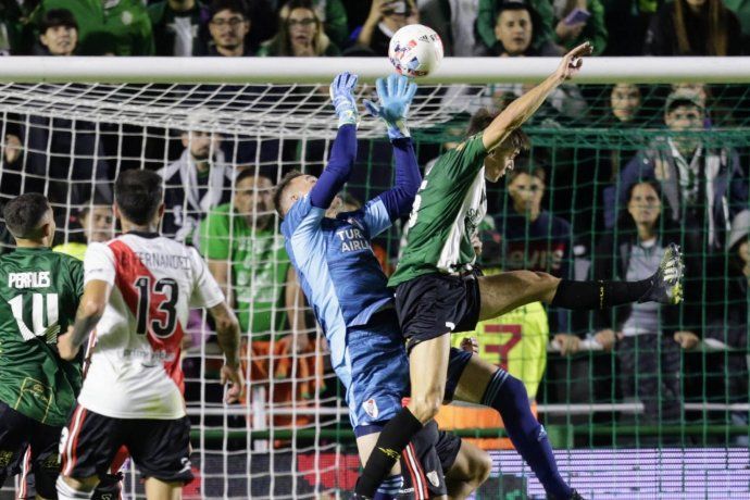 El blooper de Franco Armani que permiti el gol de Banfield