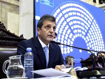 Massa anticipa que los diputados y senadores tampoco tendrán acceso al dólar ahorro