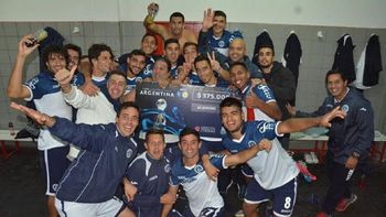 acassusso dio la sorpresa y elimino a colon de la copa