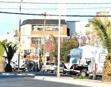 Un penitenciario se atrincheró en una casa