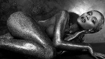 famosa cantante poso desnuda para la portada de una revista famosa cantante poso desnuda para la portada de una revista