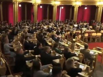 El Mundial revolucionó Noruega: hasta el Parlamento se sumó al famoso festejo vikingo