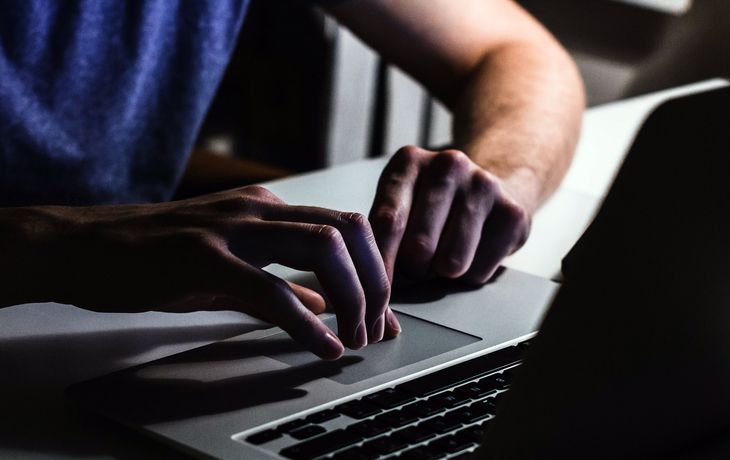 Se hizo pasar por su hija para denunciar a un acosador de menores en TikTok