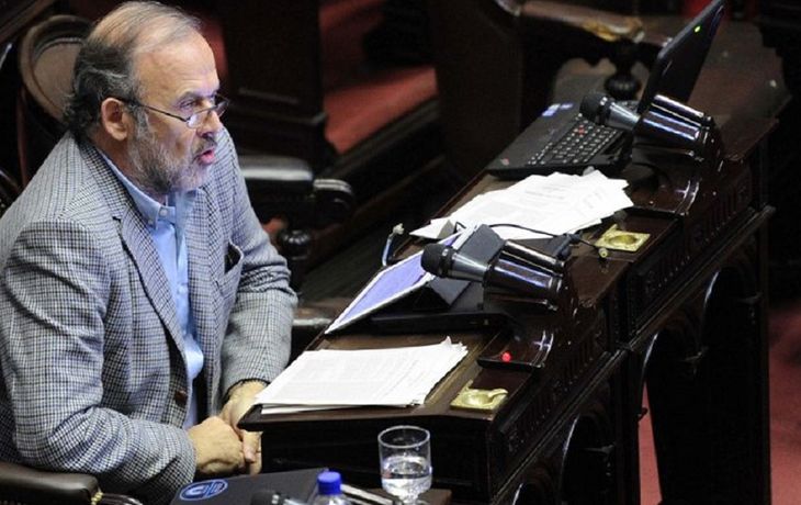 Otra de Amadeo: les dijo vagos a los estatales y habló de una guerra civil