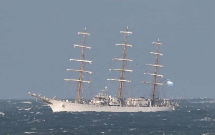 En medio de la disputa limítrofe la Fragata Libertad debió suspender todas sus actividades en Chile