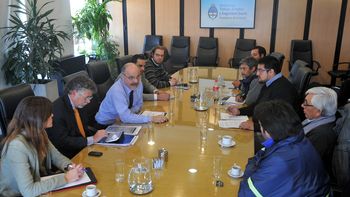 el gobierno prometio una solucion para los trabajadores de la grafica donnelley el gobierno prometio una solucion para los trabajadores de la grafica donnelley