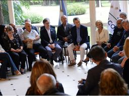 Mauricio Macri, con veteranos de Malvinas Mauricio Macri, con veteranos de Malvinas