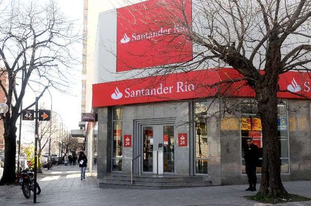 Realizan un espectacular robo a un banco de Adrogué