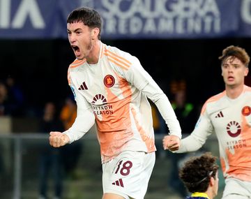 El golazo de Matías Soulé en la derrota de la Roma ante Hellas Verona