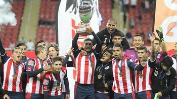 Festejo de Chivas al ganarle el Duelo de Gigantes a Boca Festejo de Chivas al ganarle el Duelo de Gigantes a Boca