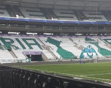 Palmeiras decoró su tribuna con la imagen de una Copa Libertadores que todavía no ganó