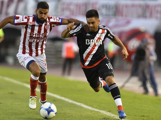 camiseta negra river