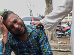 Bangladesh: 19 muertos y 20 heridos en un choque de autobús