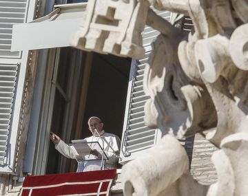 Francisco dedicó el Ángelus a las víctimas de Estambul