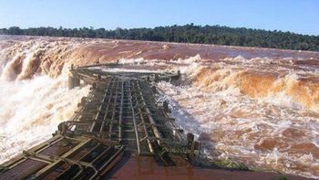 alerta hidrologico en corrientes por la crecida del rio parana