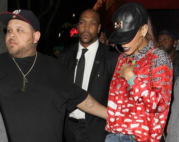 Una estrella de la música que marca tendencia con sus labios oscuros