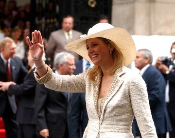 A Máxima le venden alfajores y dulce de leche en Holanda