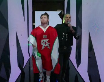 Así ingresó Canelo Álvarez junto a Alejandro Fernández y los mariachis
