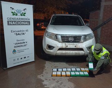 Abandonan camioneta con 17 kilos de cocaína