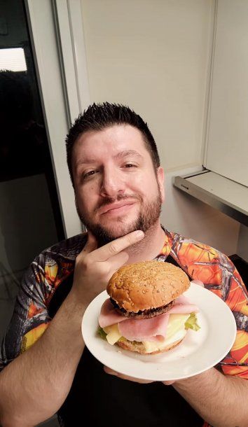 El primo influencer del Dibu Martínez fue hackeado y murió un rato