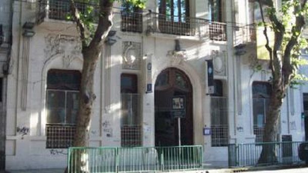 El techo de un jardín se cayó por tercera vez en el año