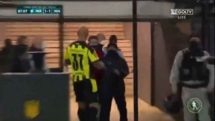 VIDEO: Los jugadores de Peñarol y Rentistas, a las trompadas en el túnel