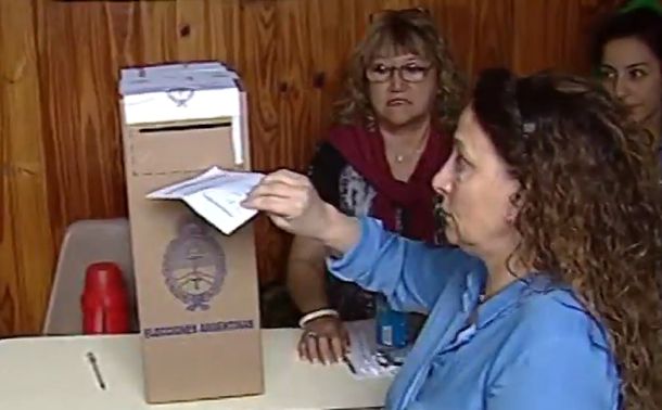 ¿Voto en blanco? ¿Corte de boleta?: qué hay detrás del sobre flaco de Michetti