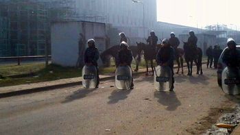 trabajadores tomaron una empresa autopartista en reclamo por despidos trabajadores tomaron una empresa autopartista en reclamo por despidos