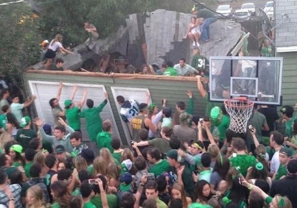 Por borrachos: estudiantes festejaban el día de San Patricio y el techo se desplomó
