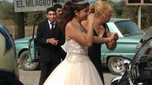 Festejó su cumpleaños de 14 como si fuera de 15 por si no puede volver a ver