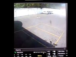 Captura del monitor de la cámara de seguridad que captó a un supuesto fantasma Captura del monitor de la cámara de seguridad que captó a un supuesto fantasma